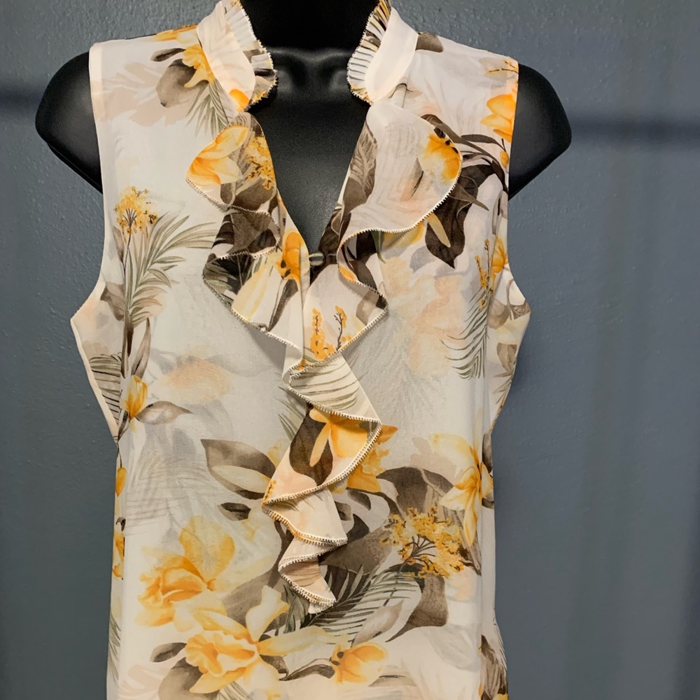 WHBM NWT Small Ruffle Shell